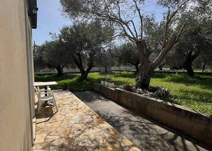 Lejlighed Kouris Garden View