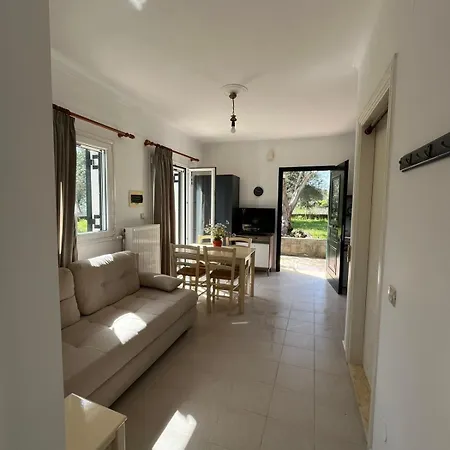 Apartman Kouris Garden View