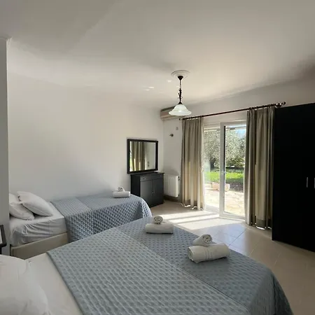 Apartment Kouris Garden View