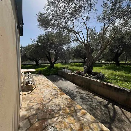 Apartment Kouris Garden View