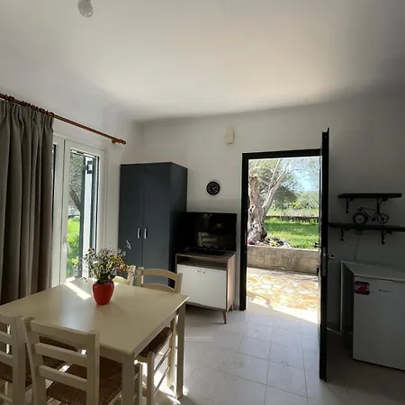Kouris Garden View Chlomatianá